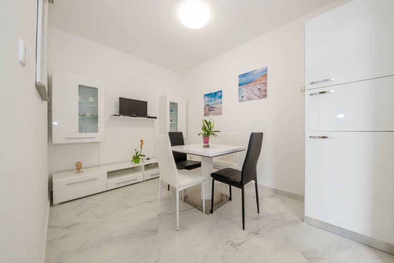 Lero Apartment Banjol Exterior photo